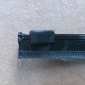 black zipper                                                  standard puller